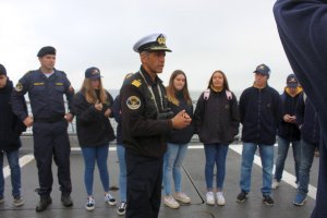 Visita OPV Toro y Escuela Naval