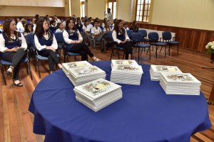 Fundación Blanca Estela dona Libros de Inglés