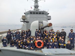 18 de mayo Visita 5° y 6° Básicos a buques de la Armada